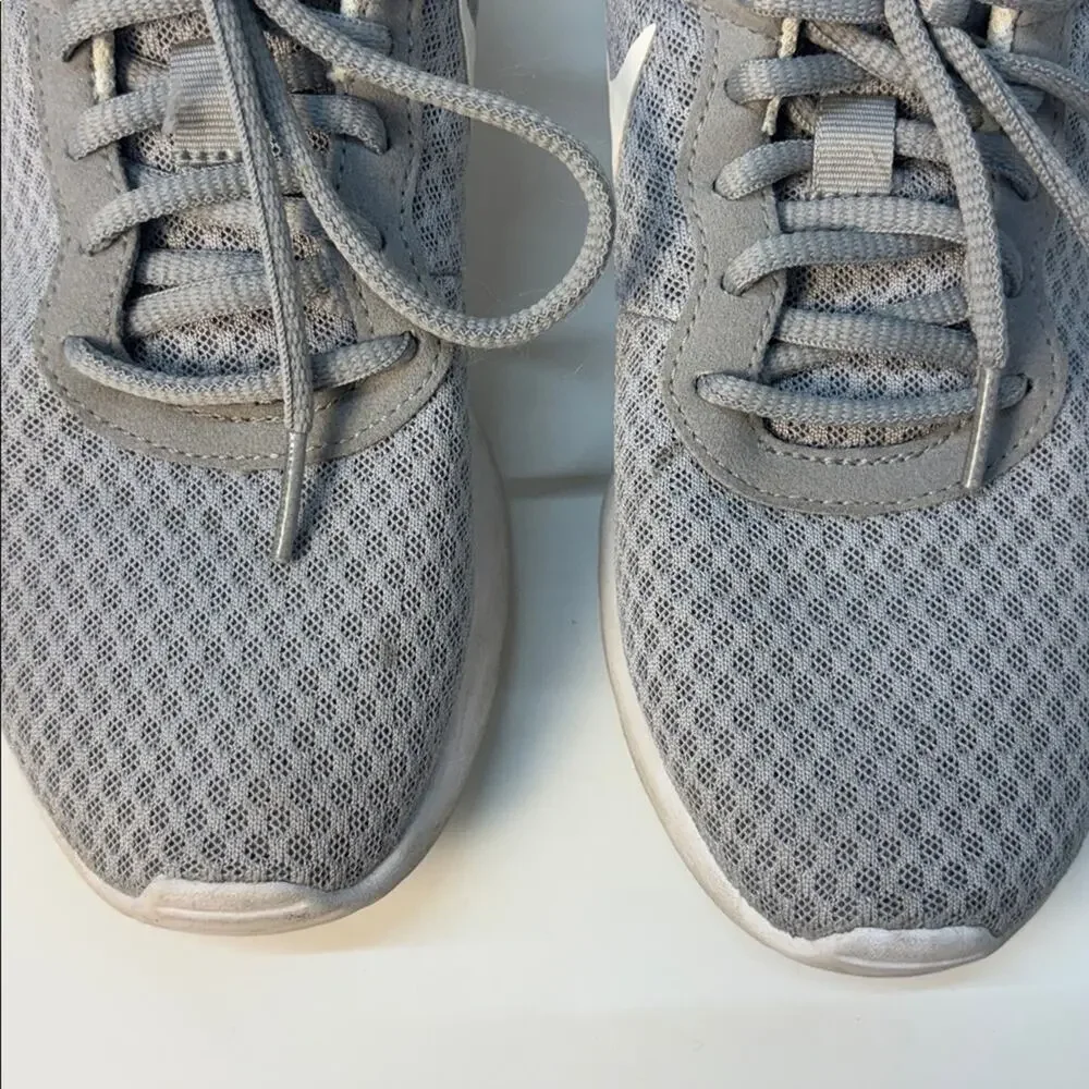 Nike Gray Mesh Running Shoes Sneakers Womens US 6.5 Lightweight Walking Trainer